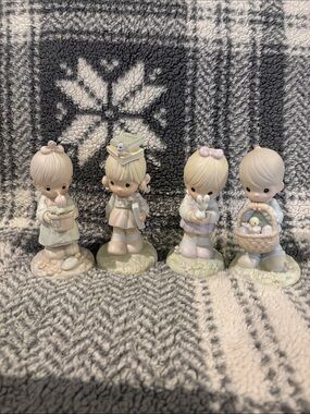 Precious Moments Pastel Children Figurine Quartet - Cream, Pink, Blue